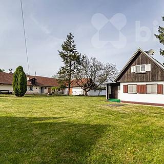 Prodej rodinného domu 97 m&sup2; Straky