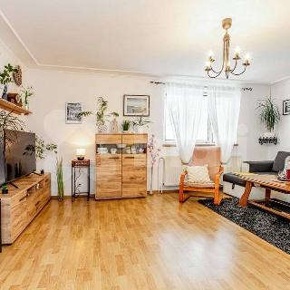 Prodej bytu 4+kk 81 m² Hůry, Horní