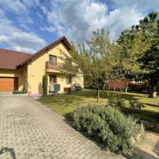 Pronájem rodinného domu 208 m² Sadská