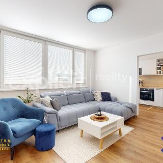 Pronájem bytu 2+1 45 m² Zlín, Slezská