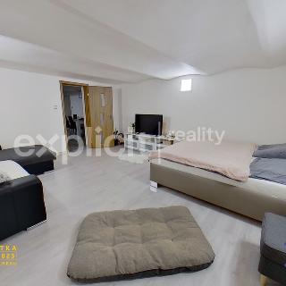 Pronájem bytu 2+1 60 m² Zlín, 