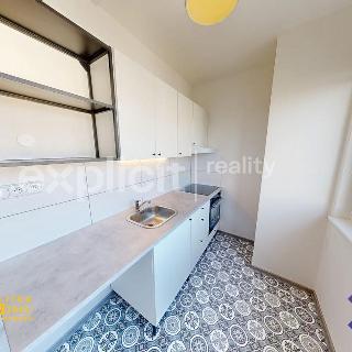 Pronájem bytu 2+1 54 m² Otrokovice, Hlavní