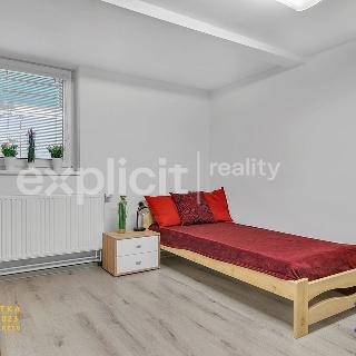 Pronájem bytu 1+kk a garsoniéry 26 m² Zlín, L. Váchy