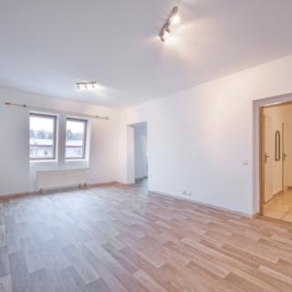 Pronájem bytu 1+1 45 m² Aš, Hlavní