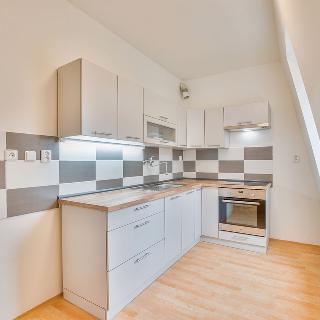 Prodej bytu 1+kk a garsoniéry 41 m² Aš, Hlavní