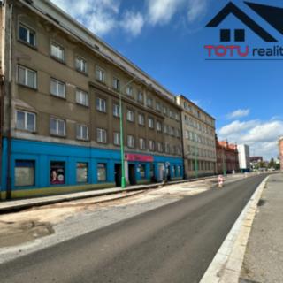 Pronájem obchodu 3802 m&sup2; Jaroměř