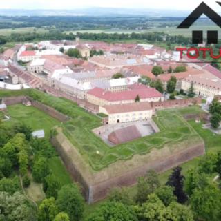 Prodej rodinného domu 560 m² Jaroměř Josefov, náměstí Boženy Němcové