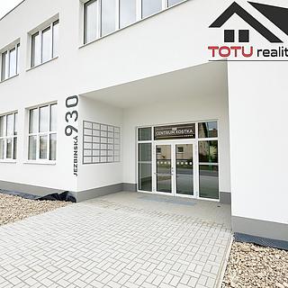 Pronájem obchodu 404 m&sup2; Jaroměř