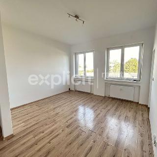 Pronájem bytu 2+1 50 m² Veselí nad Moravou, Hutník