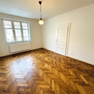 Pronájem bytu 2+1 75 m² Plzeň, Politických vězňů