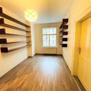 Pronájem bytu 2+kk 54 m² Praha, Žerotínova