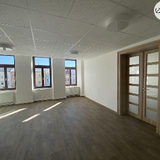 Pronájem bytu 3+1 110 m² Frýdek-Místek, náměstí Svobody