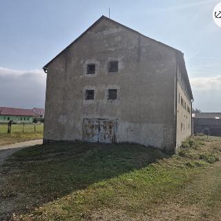 Pronájem výrobního objektu 752 m² Melč, 