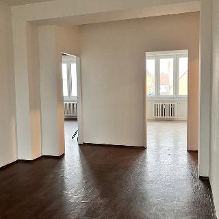 Pronájem bytu 3+1 70 m² Bučovice, Komenského