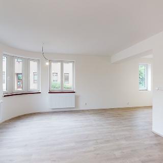 Prodej bytu 2+kk 81 m² Hodonín, Legionářů