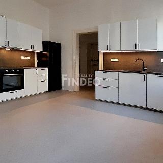 Pronájem bytu 3+1 90 m² Praha