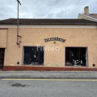 Pronájem obchodu 137 m&sup2; Beroun