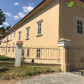 Pronájem bytu 2+1 63 m² Ždánice, 