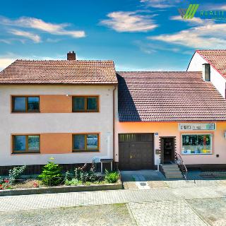 Prodej rodinného domu 240 m² Lužice, 