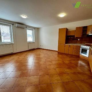 Pronájem bytu 2+kk 60 m² Hodonín, Kollárova