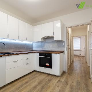 Prodej bytu 3+1 64 m² Hodonín, Slunečná