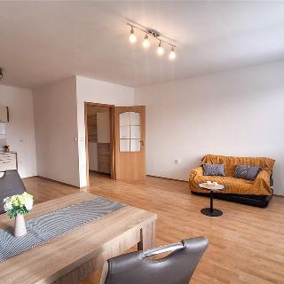 Pronájem bytu 2+kk 61 m² Znojmo, Jarošova