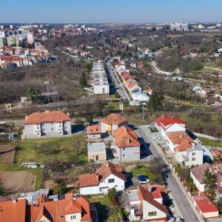 Prodej stavební parcely 727 m² Znojmo
