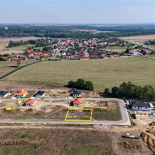 Prodej stavební parcely 805 m² Práče