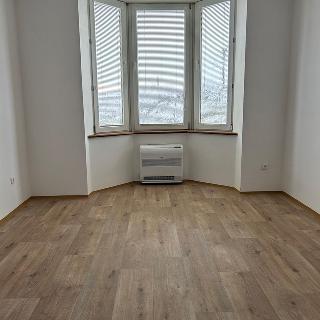 Pronájem bytu 4+1 88 m² Znojmo, Vídeňská třída