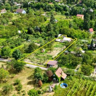 Prodej zahrady 1184 m² Znojmo