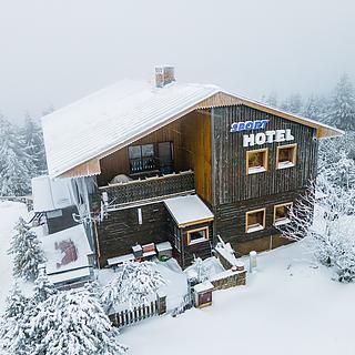 Prodej hotelu, penzionu 870 m&sup2; Jáchymov