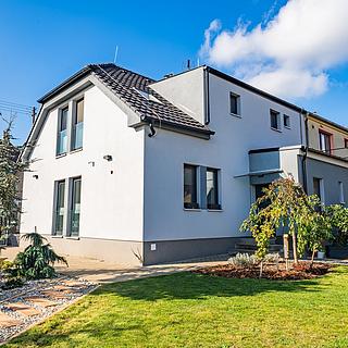 Pronájem rodinného domu 242 m² Kladno