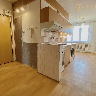 Pronájem bytu 2+1 61 m² Klášterec nad Ohří, 17. listopadu