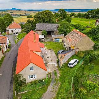 Prodej rodinného domu 640 m² Chožov, 