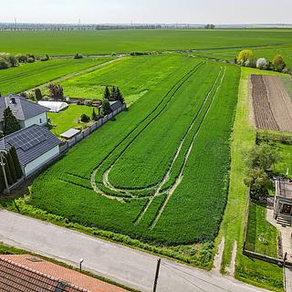 Prodej stavební parcely 800 m&sup2; Kmetiněves