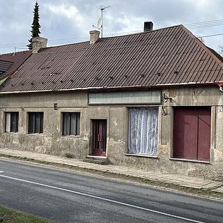 Prodej rodinného domu 190 m&sup2; Pchery