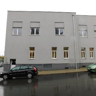 Pronájem kanceláře 30 m² Kladno, 