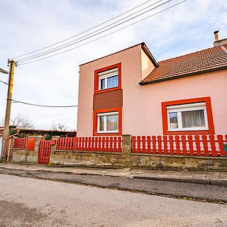 Prodej rodinného domu 160 m&sup2; Kladno