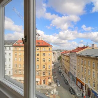 Pronájem bytu 1+kk a garsoniéry 32 m² Praha, Londýnská