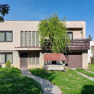 Prodej rodinného domu 173 m&sup2; Unhošť