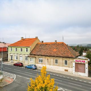 Prodej rodinného domu 560 m² Kamenné Žehrovice, Karlovarská třída