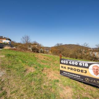Prodej stavební parcely 915 m&sup2; Loděnice