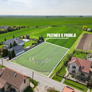 Prodej stavební parcely 1 100 m² Kmetiněves, 