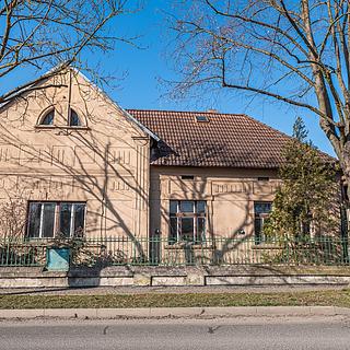 Prodej rodinného domu 305 m&sup2; Rudná