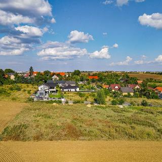 Prodej stavební parcely 940 m² Dobříč, 