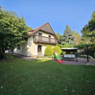 Prodej dvougeneračního domu 350 m&sup2; Brno