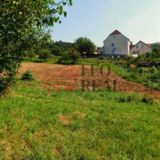 Prodej stavební parcely 1 233 m² Závist