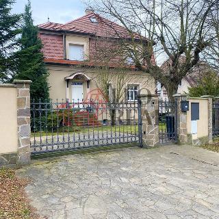 Pronájem rodinného domu 350 m² Praha, Psohlavců