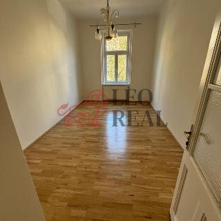 Pronájem bytu 2+1 78 m² Praha, 28. pluku