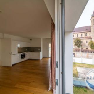 Pronájem bytu 2+kk 84 m² Praha